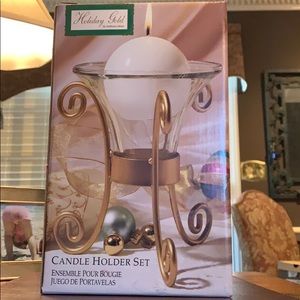 Holiday gold candle holder set